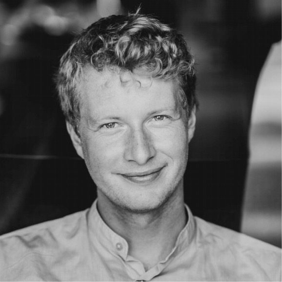 Portret van Dominiek Henckaerts in zwart-wit